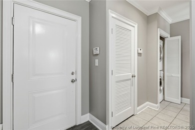 Beautiful executive one bedroom condo located in the heart of - photo 3