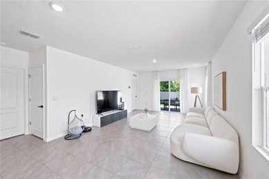Welcome to this beautifully maintained 3-bedroom, 2-bathroom - photo 7