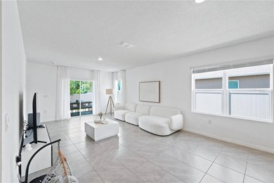 Welcome to this beautifully maintained 3-bedroom, 2-bathroom - photo 9