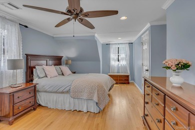 Beautifully updated 4-bedroom, 4-full-bath Expanded Split set on - photo 12