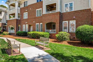 Fantastic opportunity to live within walking distance to - photo 1