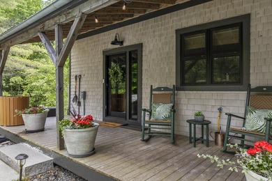 Overlooking the Piscataqua River, this extraordinary post and - photo 5