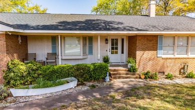 Wonderful brick ranch located in sought after sound side - photo 3