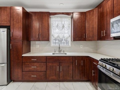 Beautiful Colonial featuring 4 bedrooms and 3 bathrooms - photo 7
