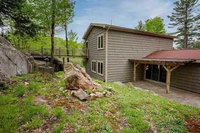 Welcome to Cathedral Rock, a one-of-a-kind lakefront retreat set - photo 12