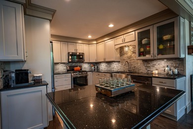 Welcome to Cathedral Rock, a one-of-a-kind lakefront retreat set - photo 17