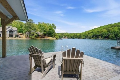 Lakefront living on Lake Arrowhead takes center stage here, with - photo 3
