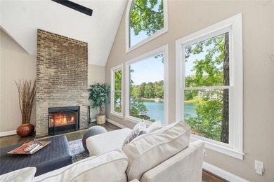 Lakefront living on Lake Arrowhead takes center stage here, with - photo 4