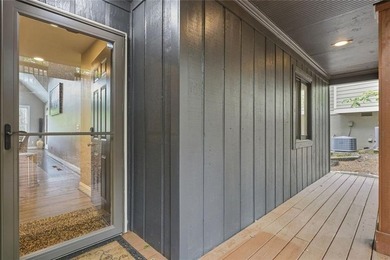 Lakefront living on Lake Arrowhead takes center stage here, with - photo 10