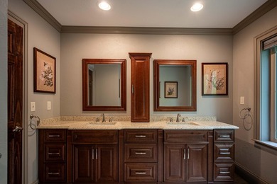 Welcome to Cathedral Rock, a one-of-a-kind lakefront retreat set - photo 39