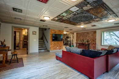 Welcome to Cathedral Rock, a one-of-a-kind lakefront retreat set - photo 45