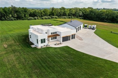 Smithville Lake Home For Sale in Smithville Missouri