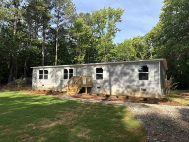 Lake Home For Sale in Eatonton, Georgia