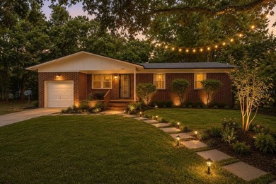 Virtually Stagedpletely renovated and move-in ready! This - photo 1
