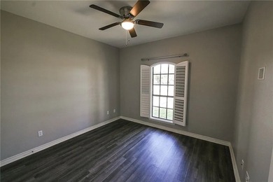 Welcome to 100 Lone Oak in Portland, Texas - a beautifully - photo 17