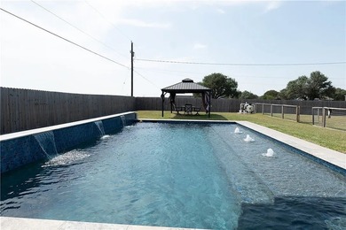 Welcome to 100 Lone Oak in Portland, Texas - a beautifully - photo 22