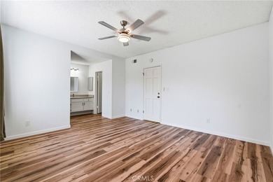 NEWLY REFRESHED END-UNIT IN LOMITA PINES | LIGHT, BRIGHT & - photo 27