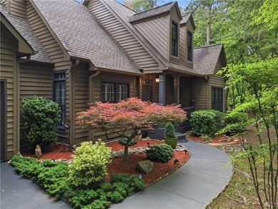 Welcome home to a stunning, fully updated 4-bedroom, 3.5-bath - photo 6