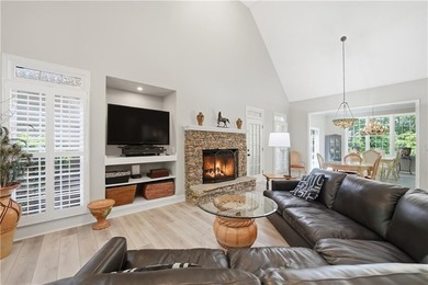 Welcome home to a stunning, fully updated 4-bedroom, 3.5-bath - photo 10