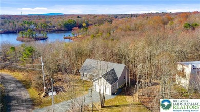 Lake Home For Sale in Tobyhanna Twp, Pennsylvania