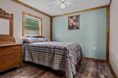 Charming 1 bed/1 bath updated cottage on Smith Lake, move-in - photo 11
