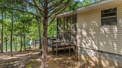 Charming 1 bed/1 bath updated cottage on Smith Lake, move-in - photo 18