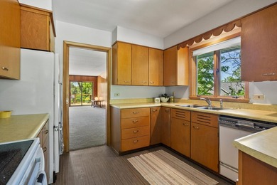 Mid Century sprawling home offers so many spaces to entertain - photo 10