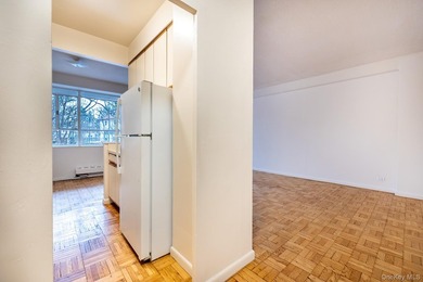 Wall of Windows in This Special One-Bedroom Beauty Bright and - photo 6