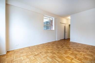 Wall of Windows in This Special One-Bedroom Beauty Bright and - photo 9