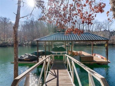 Nestled at the end of a quiet cul-de-sac in The Cliffs at Keowee - photo 40