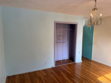 Garden-style 2-bedroom co-op located on a beautiful tree-lined - photo 8