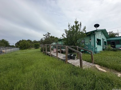 Investor Special with endless potential! This property is being - photo 4