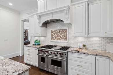 Welcome to this Exceptional Custom Estate nestled in the heart - photo 22