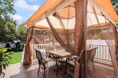 Stunning 4-BR, 2-Bath expanded Cape in the heart of Massapequa - photo 28