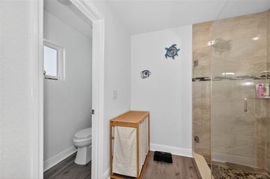 CALLING ALL FLORIDIANS! With just over 2400 square feet under - photo 32