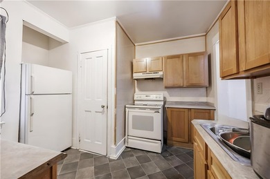 Opportunity knocks! Spacious duplex featuring two 3-bedroom - photo 7