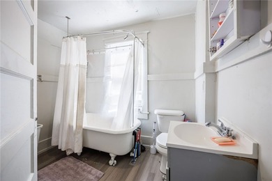 Opportunity knocks! Spacious duplex featuring two 3-bedroom - photo 8