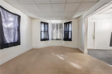 Opportunity knocks! Spacious duplex featuring two 3-bedroom - photo 10