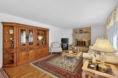 Custom built 5-bedroom Center Hall Colonial in one of East - photo 12