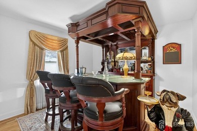 Custom built 5-bedroom Center Hall Colonial in one of East - photo 18
