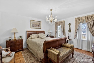 Custom built 5-bedroom Center Hall Colonial in one of East - photo 28