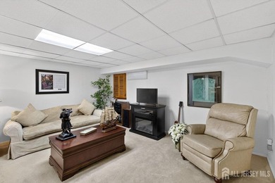 Custom built 5-bedroom Center Hall Colonial in one of East - photo 32