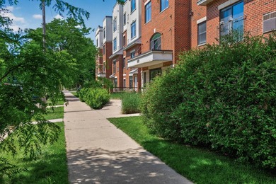 Beautifully updated condo in the heart of the highly - photo 21