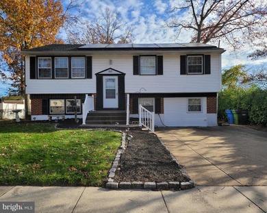 (private lake, pond, coastal) Home For Sale in Turnersville New Jersey