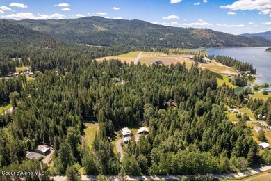 Charming and beautifully maintained home on 1.5 acres in the - photo 7