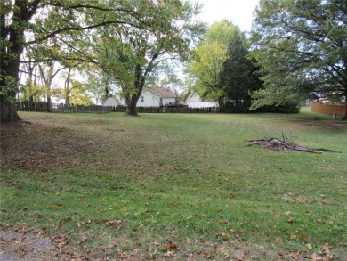 Holiday Lake Lot For Sale in Edwardsville Illinois