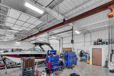 Stunning commercial property located on the Peninsula at PK with - photo 9