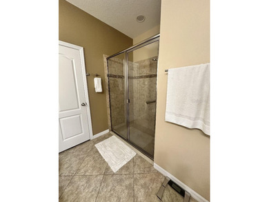 Move in ready and meticulously taken care of 3 bedroom, 2 bath - photo 14