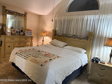 Welcome to this spacious 3-bedroom home offering multiple levels - photo 20