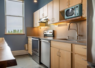 Welcome to the highly desirable Park Street Condominium - photo 5
